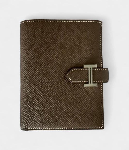 Hermès Béarn Leather Wallet Distinctive Color Iconic Craftsmanship
