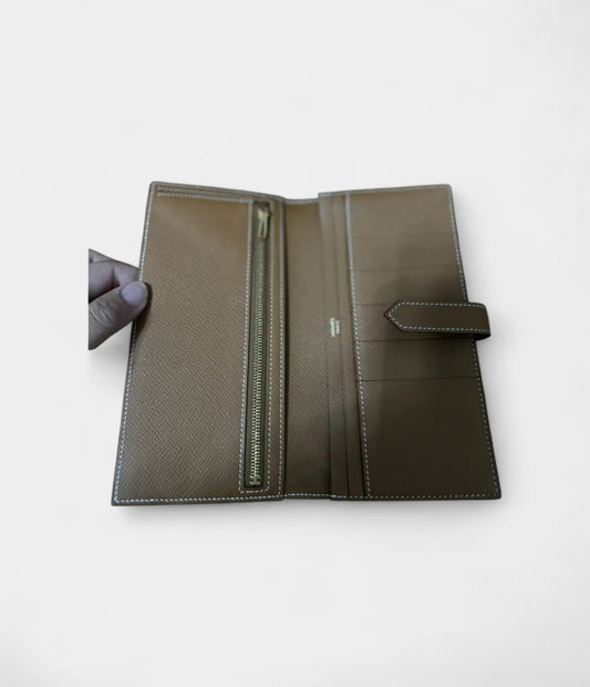 Hermès Béarn Leather Wallet in Brown Classic Warmth with Signature Refinement