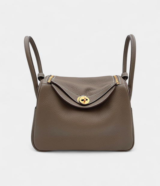 Hermès Lindy 26 in Etoupe Clemence Leather With Gold Hardware