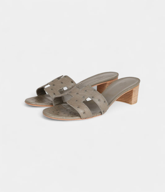 Hermès Oasis Sandals Gris Clair Ostrich