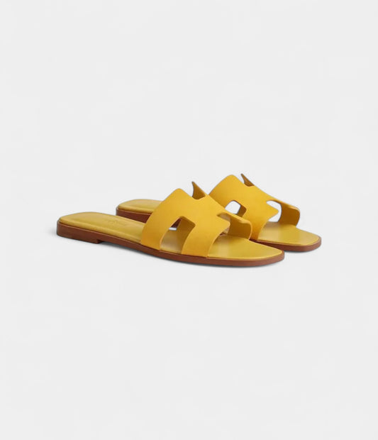 Hermès Oran Sandals for Women – Spring & Summer Edition in Yellow Leather