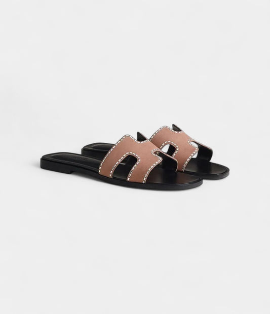 Hermès Oran Sandals for Women – Spring, Summer & Fall Edition in Pearlescent Rose