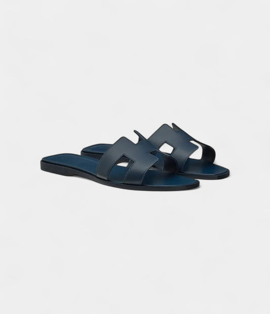 Hermès Oran Stylish Sandals for Women in Blue Cow Leather