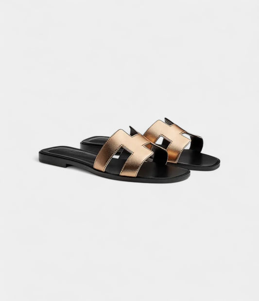 Hermès Oran Stylish Sandals for Women in Champagne Black