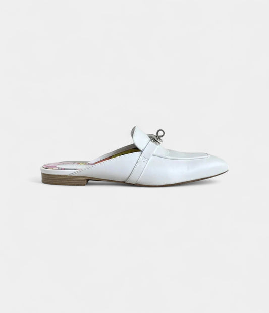 Hermès Oz Leather Mules & Clogs Iconic Elegance with a Contemporary Edge