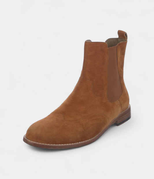 Hermès Suede Chelsea Boots Effortless Elegance in Every Detail