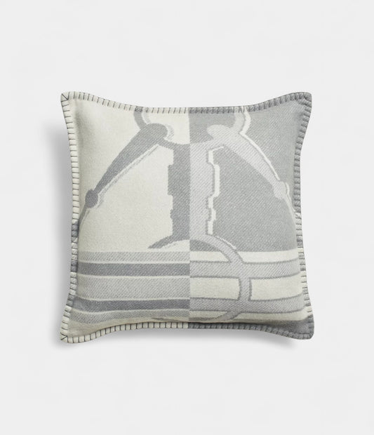 Tatersale Pillow A Luxurious Blend of Comfort and Craftsmanship